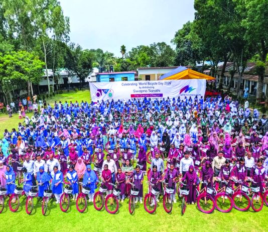 ‘স্বপ্ন সারথি’ সাইকেল বিতরণ করল এমটিবি ফাউন্ডেশন