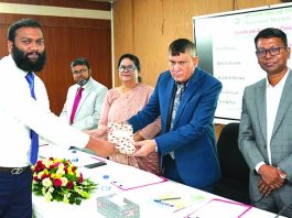 অগ্রণী ব্যাংকের ফাউন্ডেশন কোর্সের প্রশিক্ষণার্থীদের সনদ বিতরণ