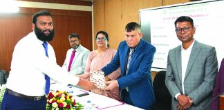 অগ্রণী ব্যাংকের ফাউন্ডেশন কোর্সের প্রশিক্ষণার্থীদের সনদ বিতরণ