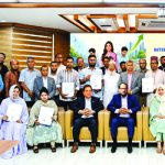 আন্তর্জাতিক এমএসএমই দিবস উপলক্ষে গ্রাহকদের মাঝে ঋণ বিতরণ করল এনসিসি ব্যাংক